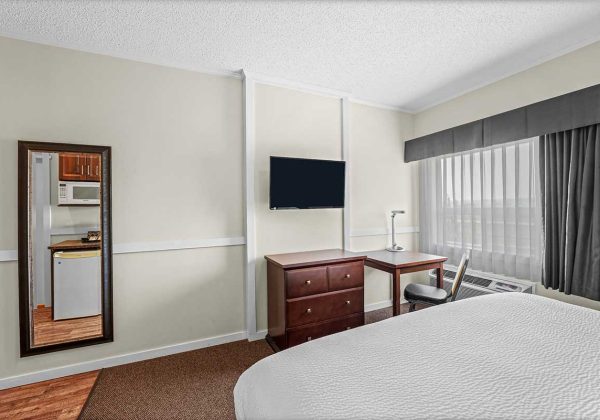 Guest room king room with desk Guest room king room with desk