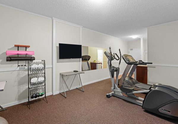 21-56931_Health-club_fitness-room_1-1