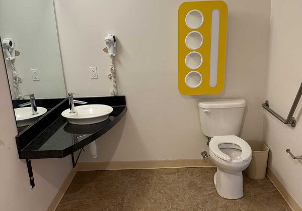 Elk-Island-Studios-bathroom