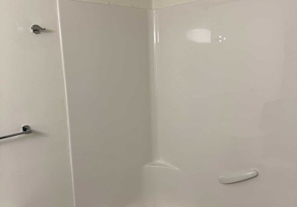 Elk-Island-Studios-unit-with-tub