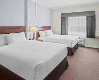Lamont Guest room two queens